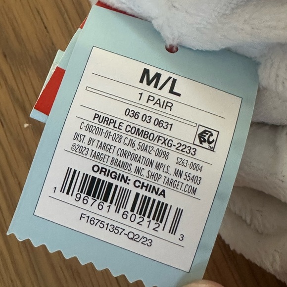 Little girls slippers size M/L - Picture 4 of 4